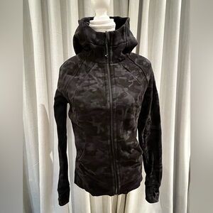 Lululemon Women's Black Camouflage Scuba Hoodie - size 6